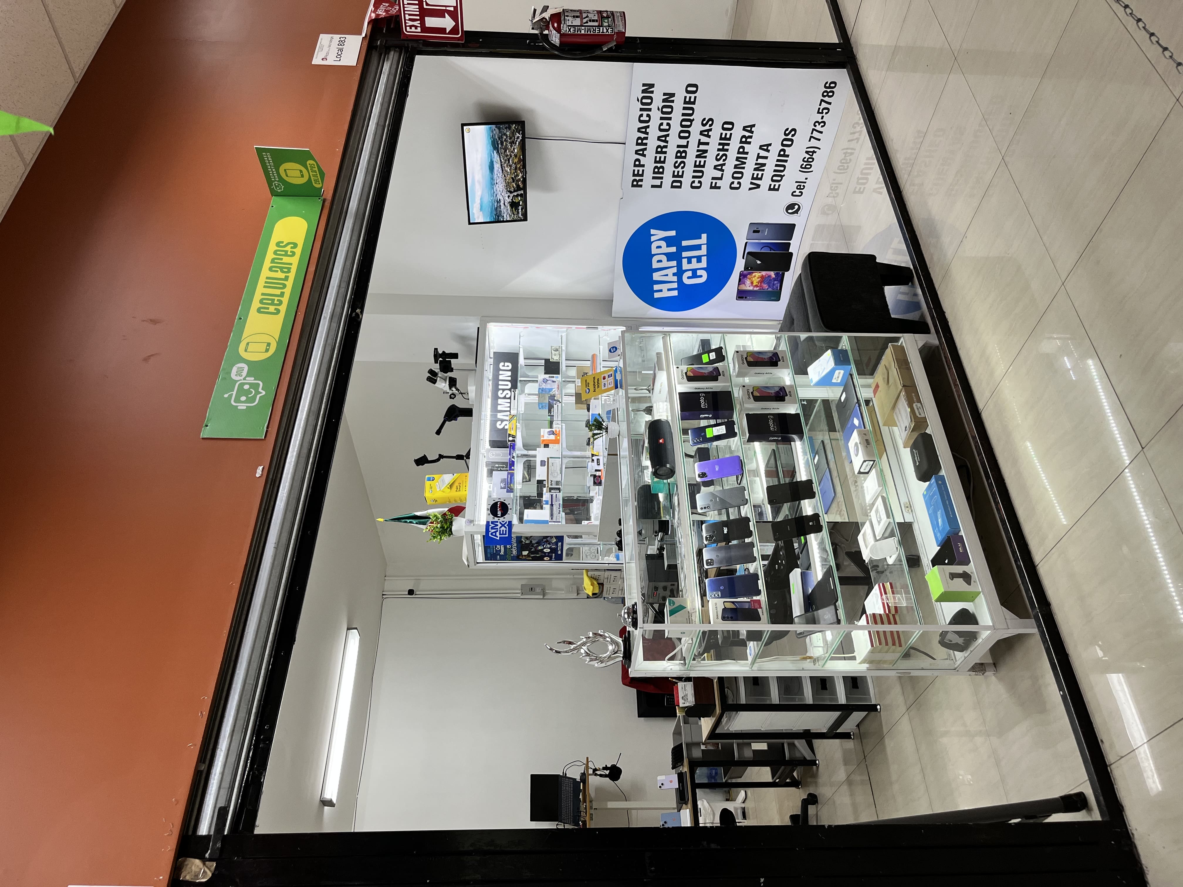 Fachada del negocio Happy Cell